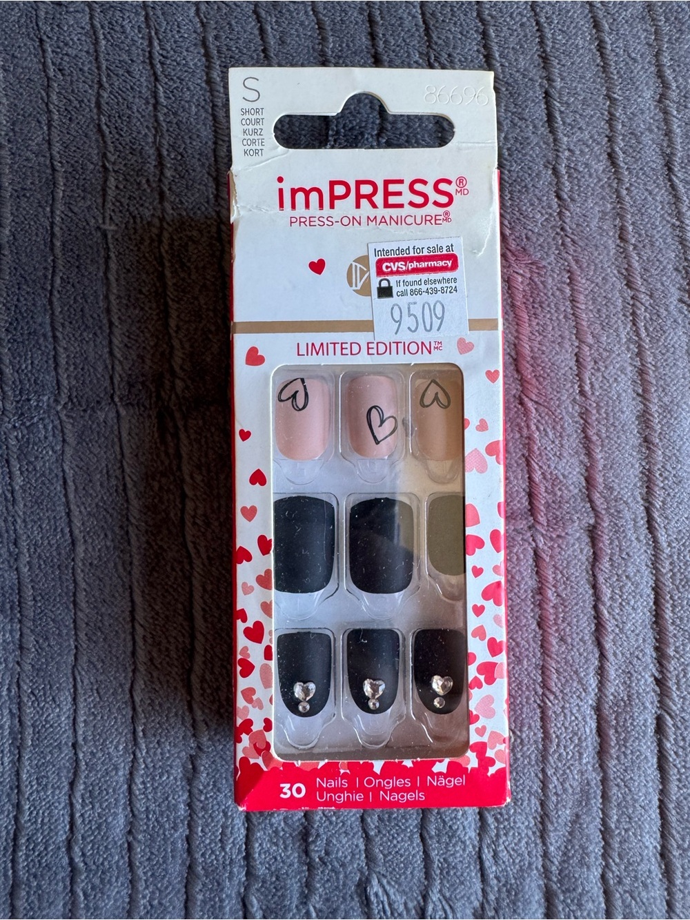 imPRESS Limited Edition Press-On Nails Black & Nude Heart Design Short Length